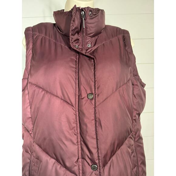 Plum Puffer Vest 🌬️ Winter-Cozy 3/4 Length Layer — Weatherproof - Picture 4 of 8
